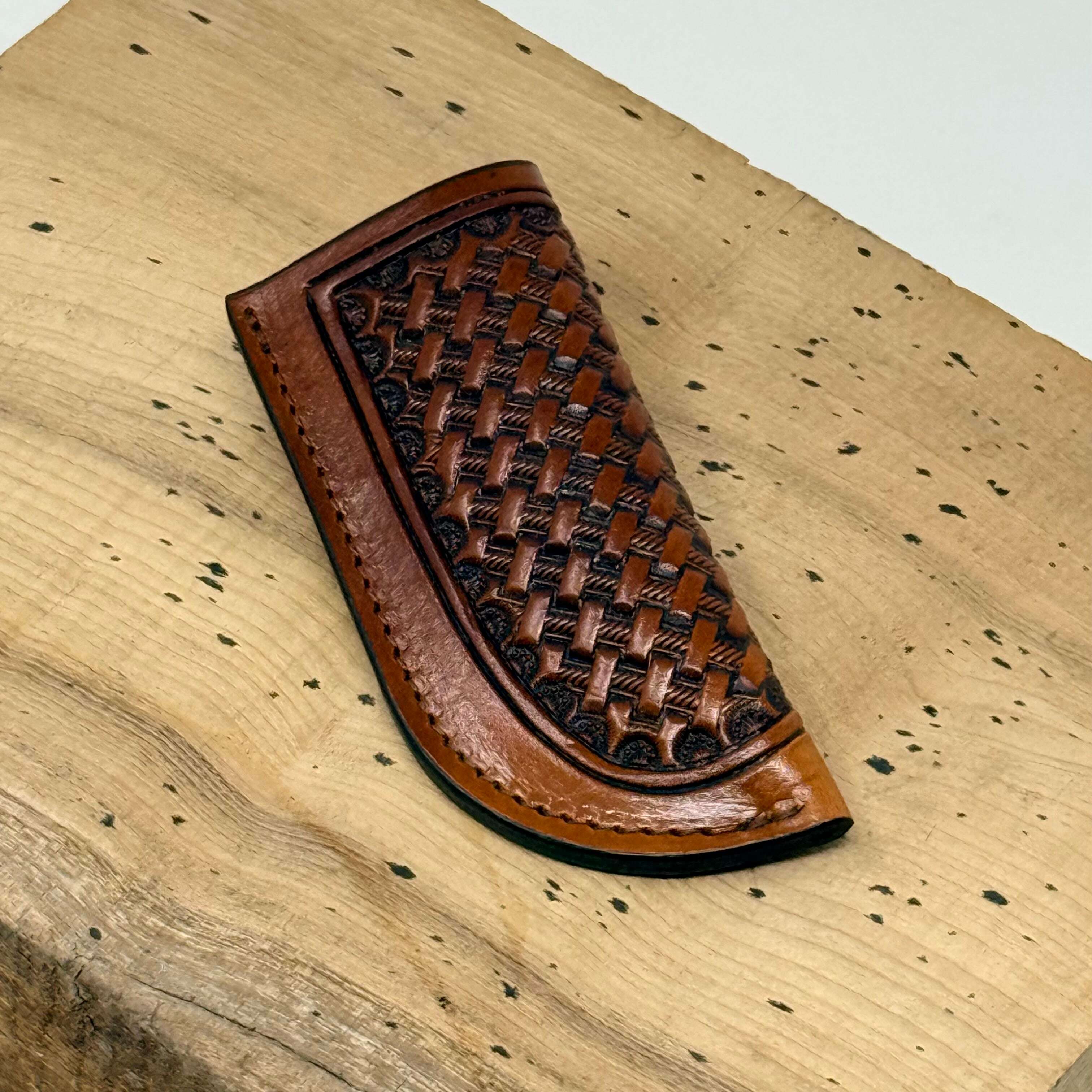 odin-tooled-buck-knife-sheath-–-basket-stamp-brown-006_tool-sheaths-35934123