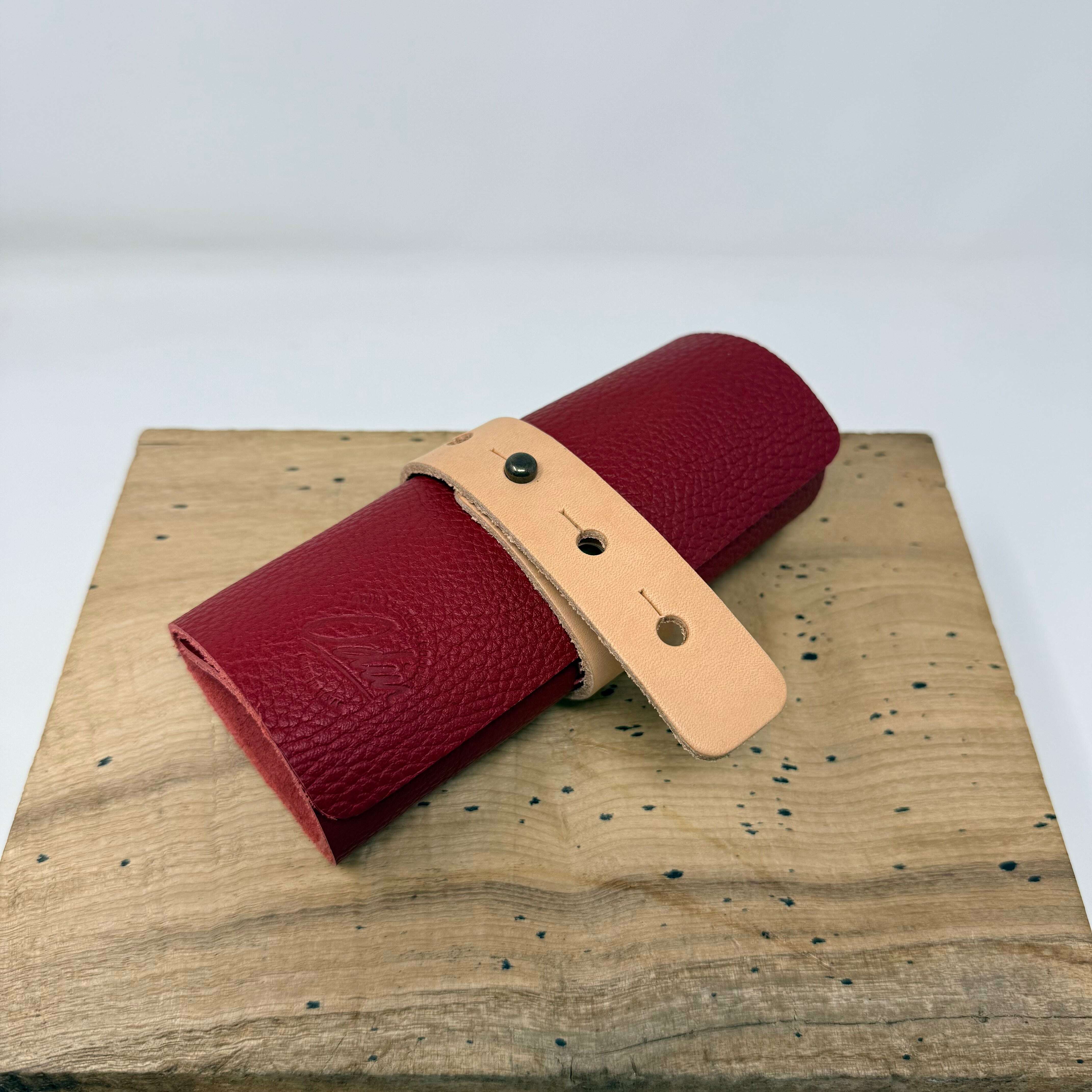 odin-charging-cable-tool-roll_lifestyle-35933637