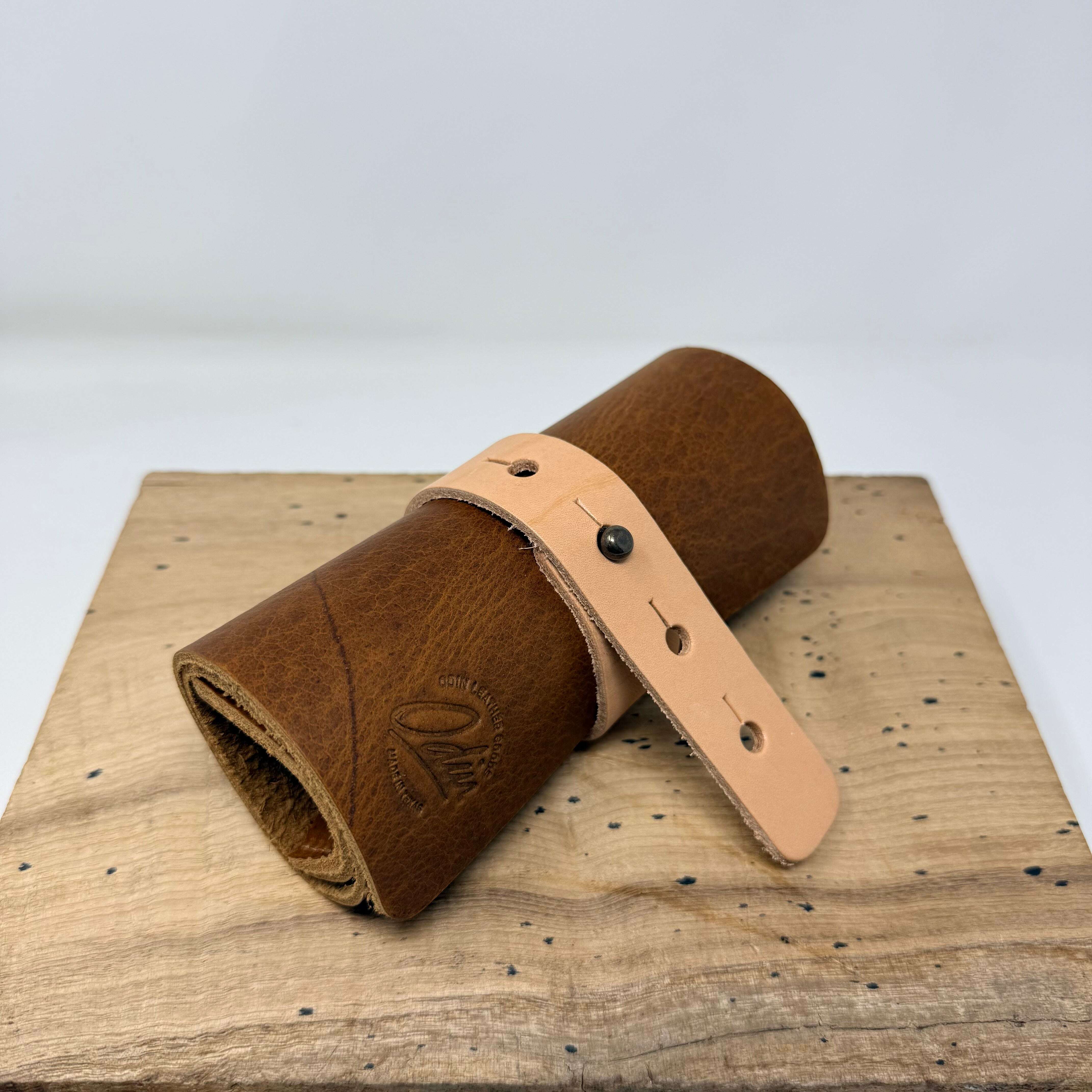 odin-charging-cable-tool-roll_lifestyle-35933639