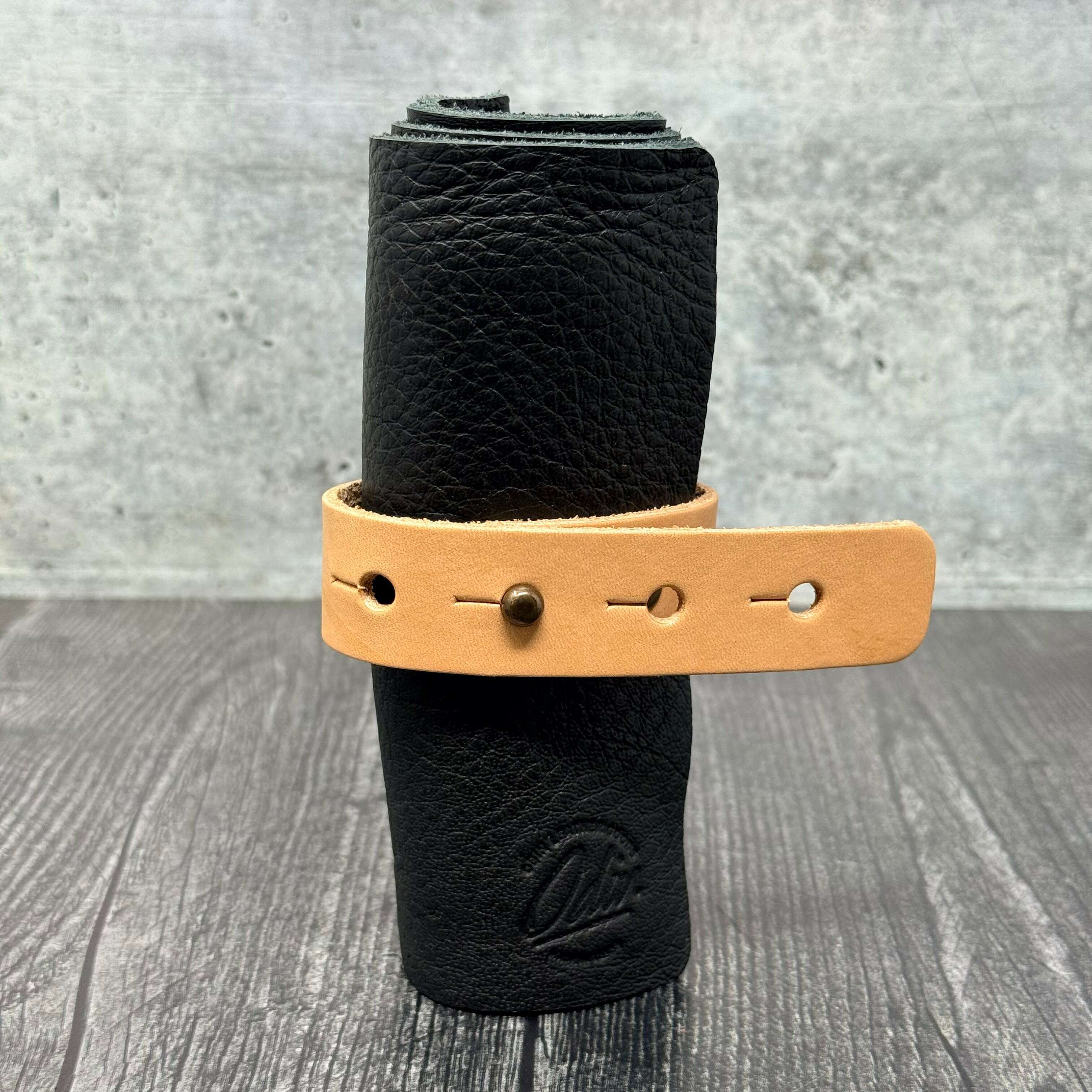 odin-charging-cable-tool-roll_lifestyle-35933630