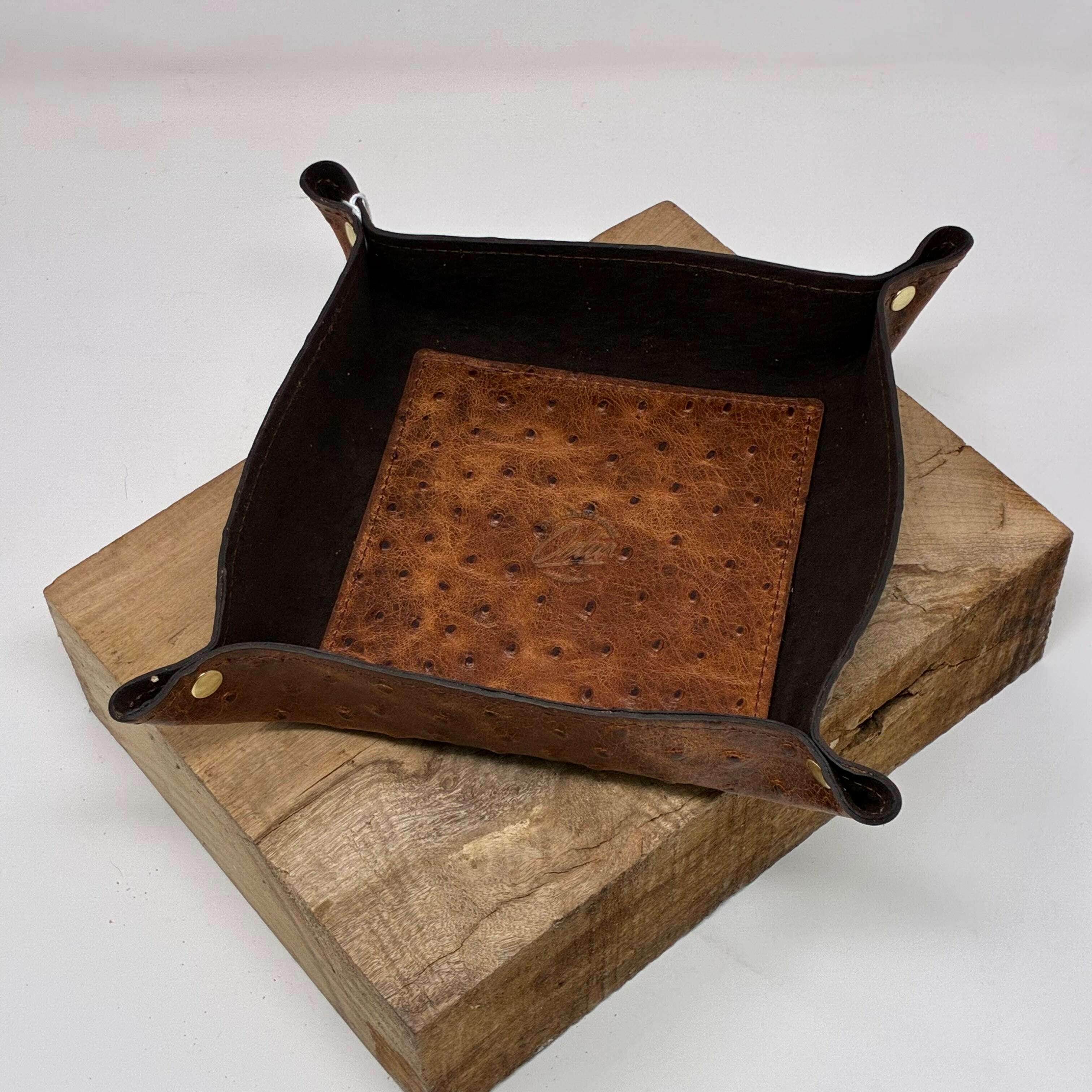 odin-deluxe-leather-valet-tray-–-small_lifestyle-35933772