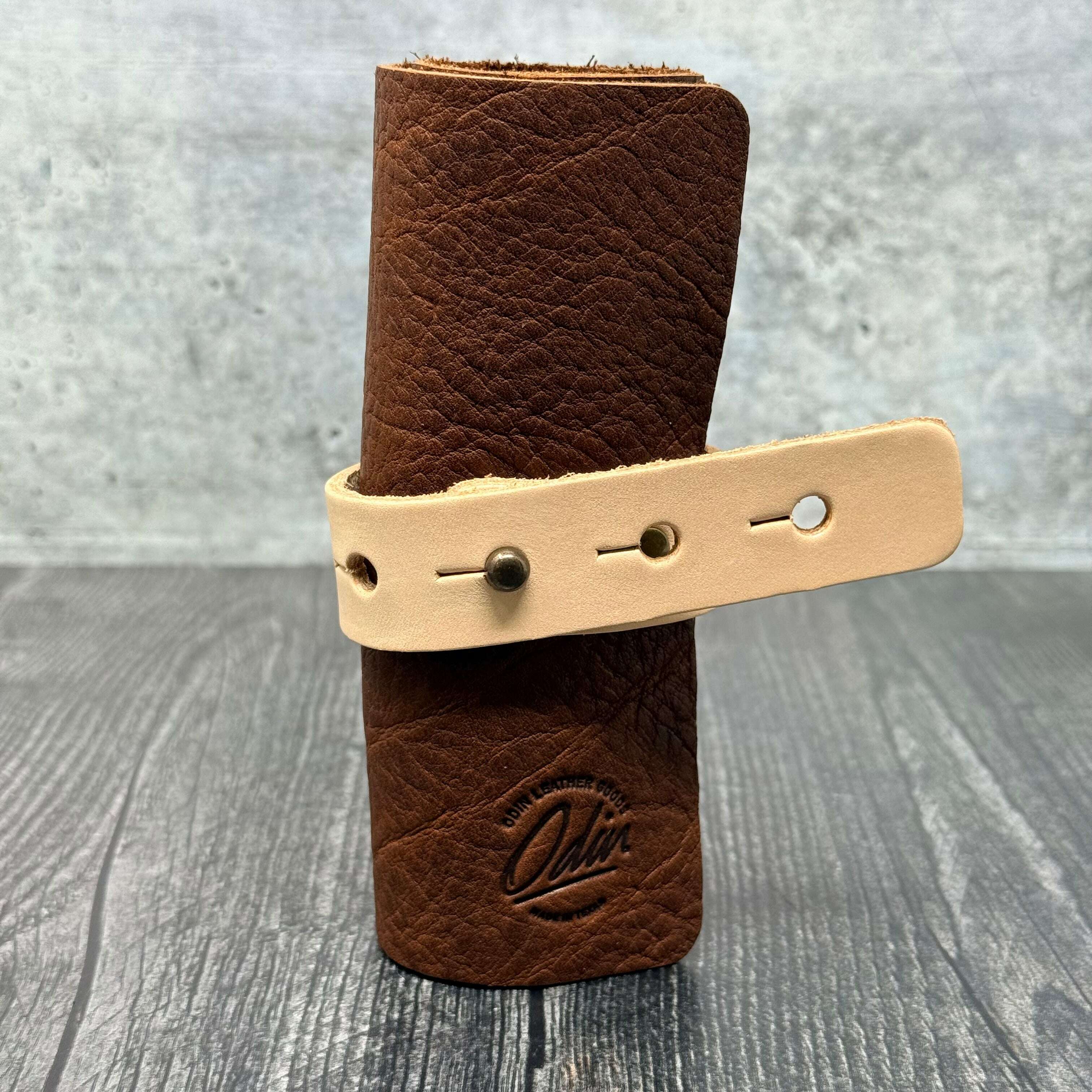 odin-charging-cable-tool-roll_lifestyle-35933629