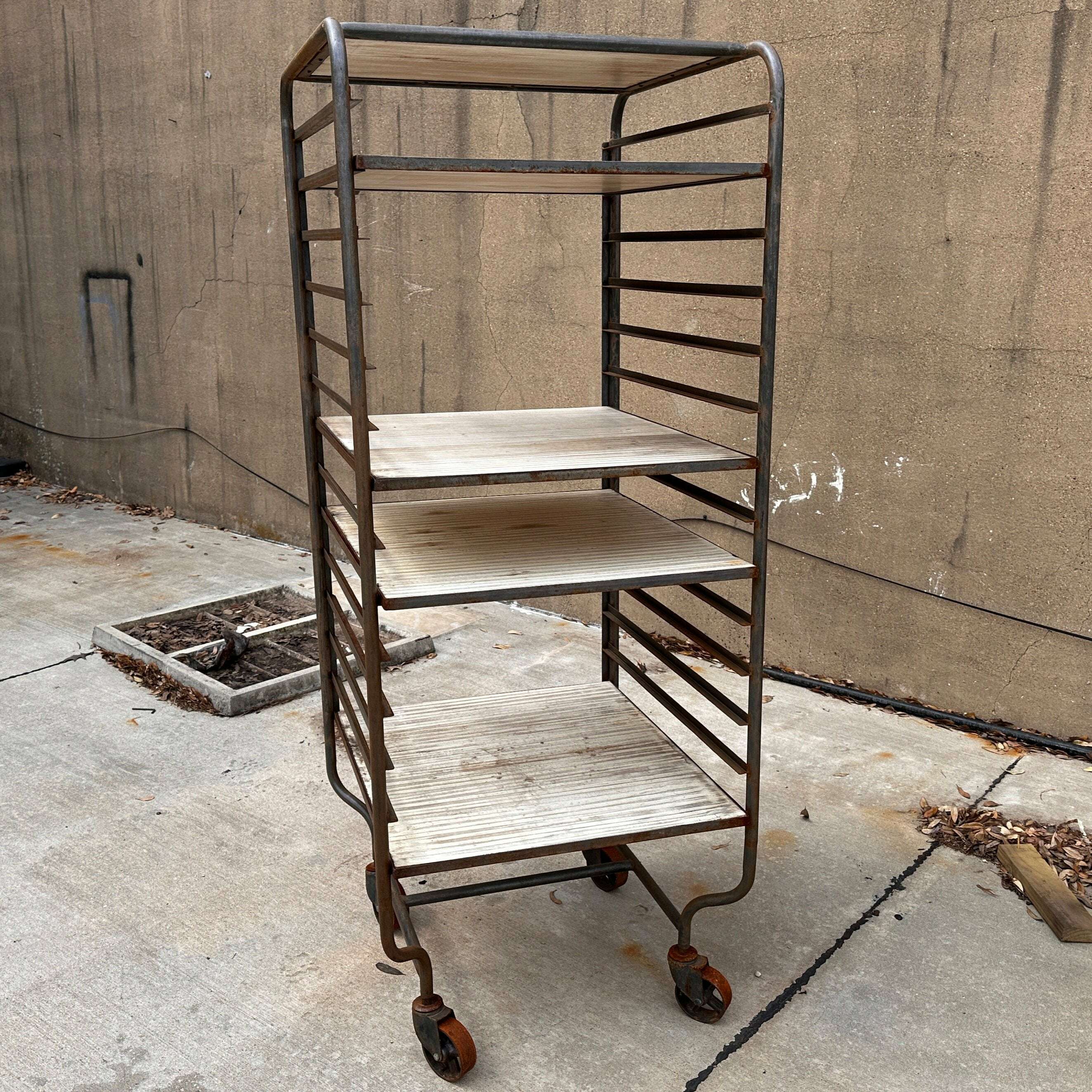 odin-vintage-bakers-racks-work-holding-rack_equipment-35933917