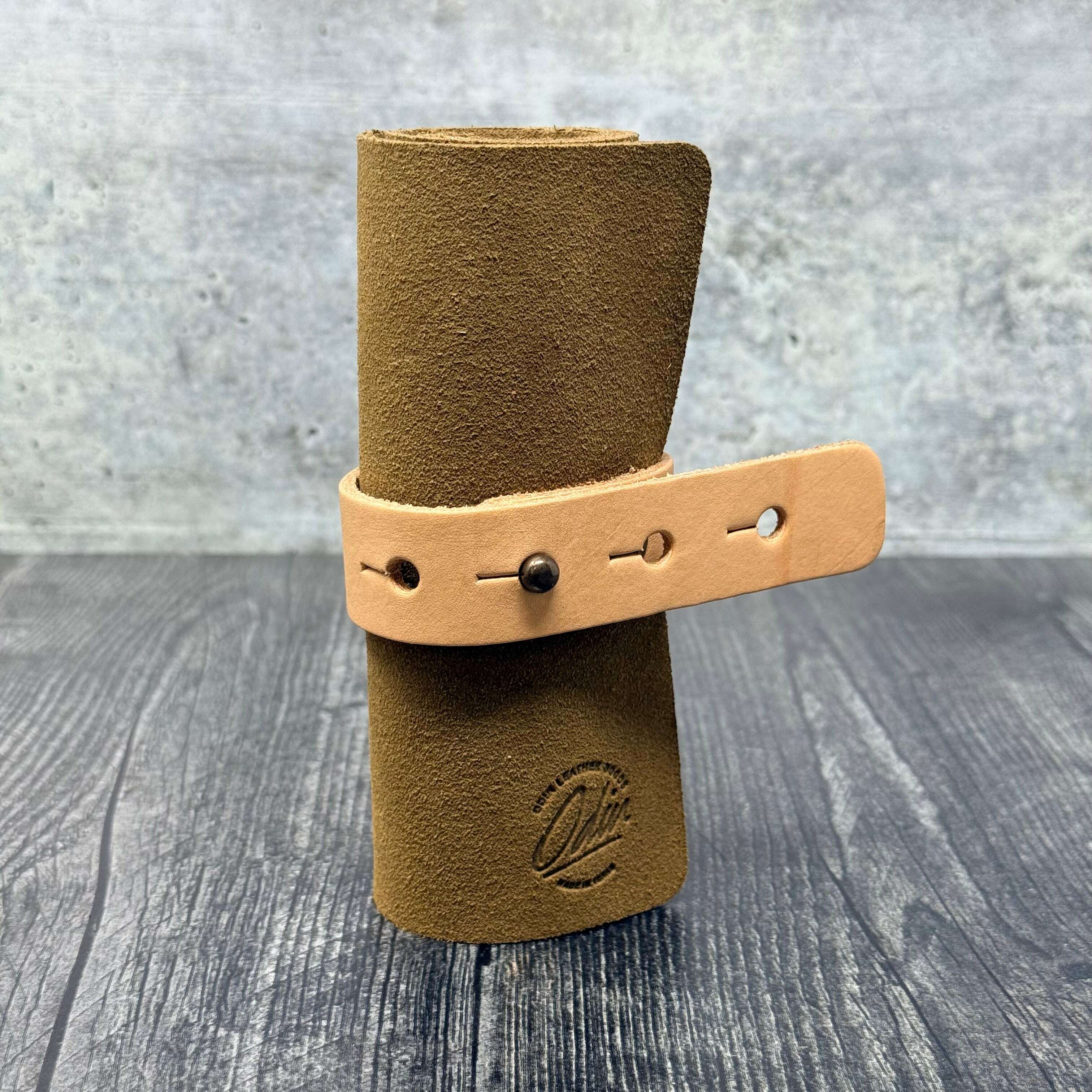 odin-charging-cable-tool-roll_lifestyle-35933633