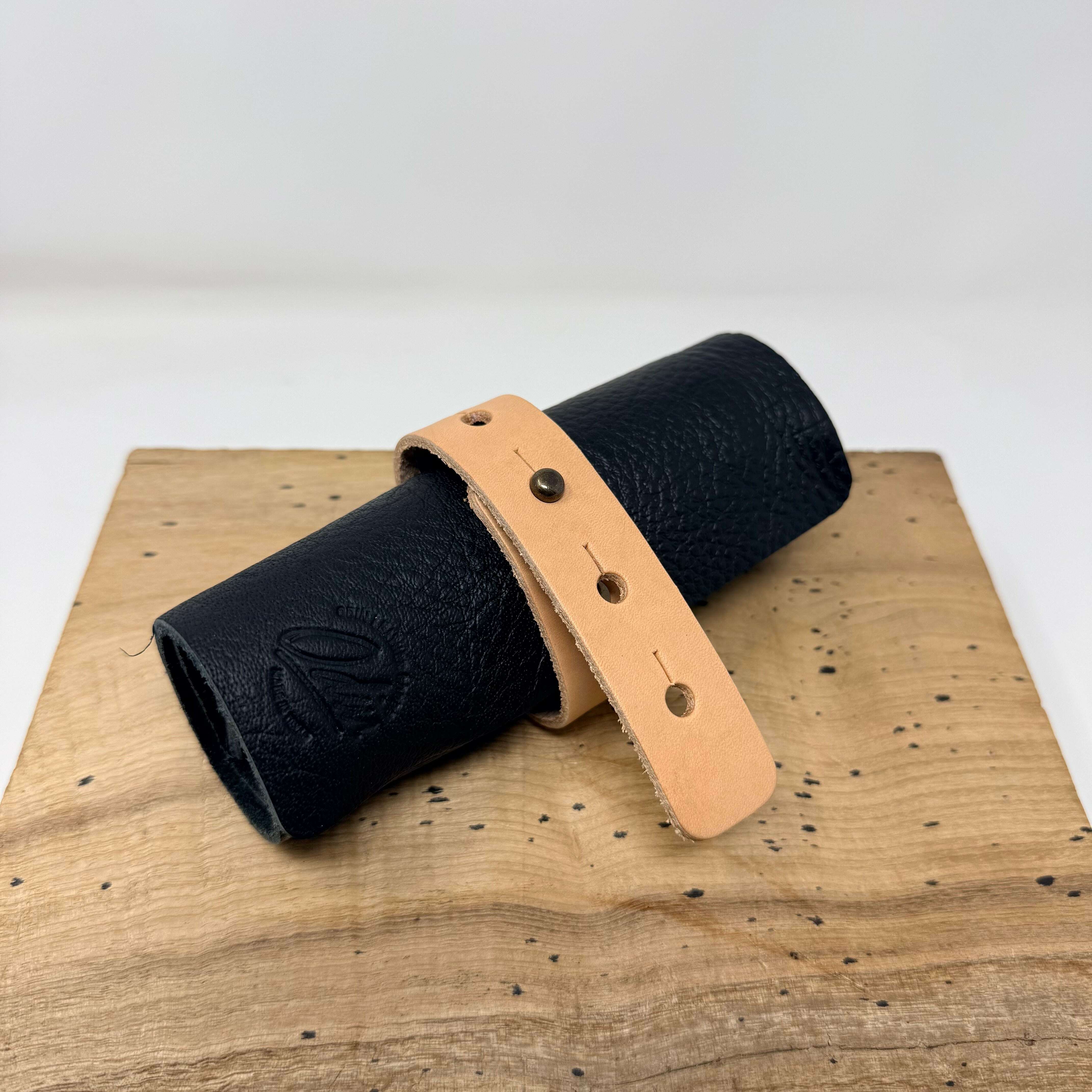 odin-charging-cable-tool-roll_lifestyle-35933636