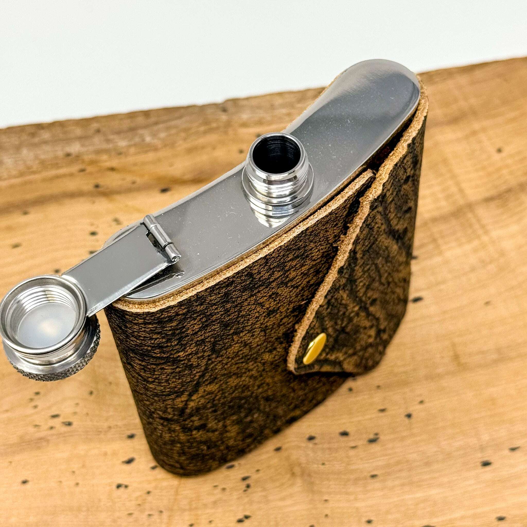 odin-stainless-steel-flask-w-wildebeest-hide-wrap_tool-sheaths-35934188