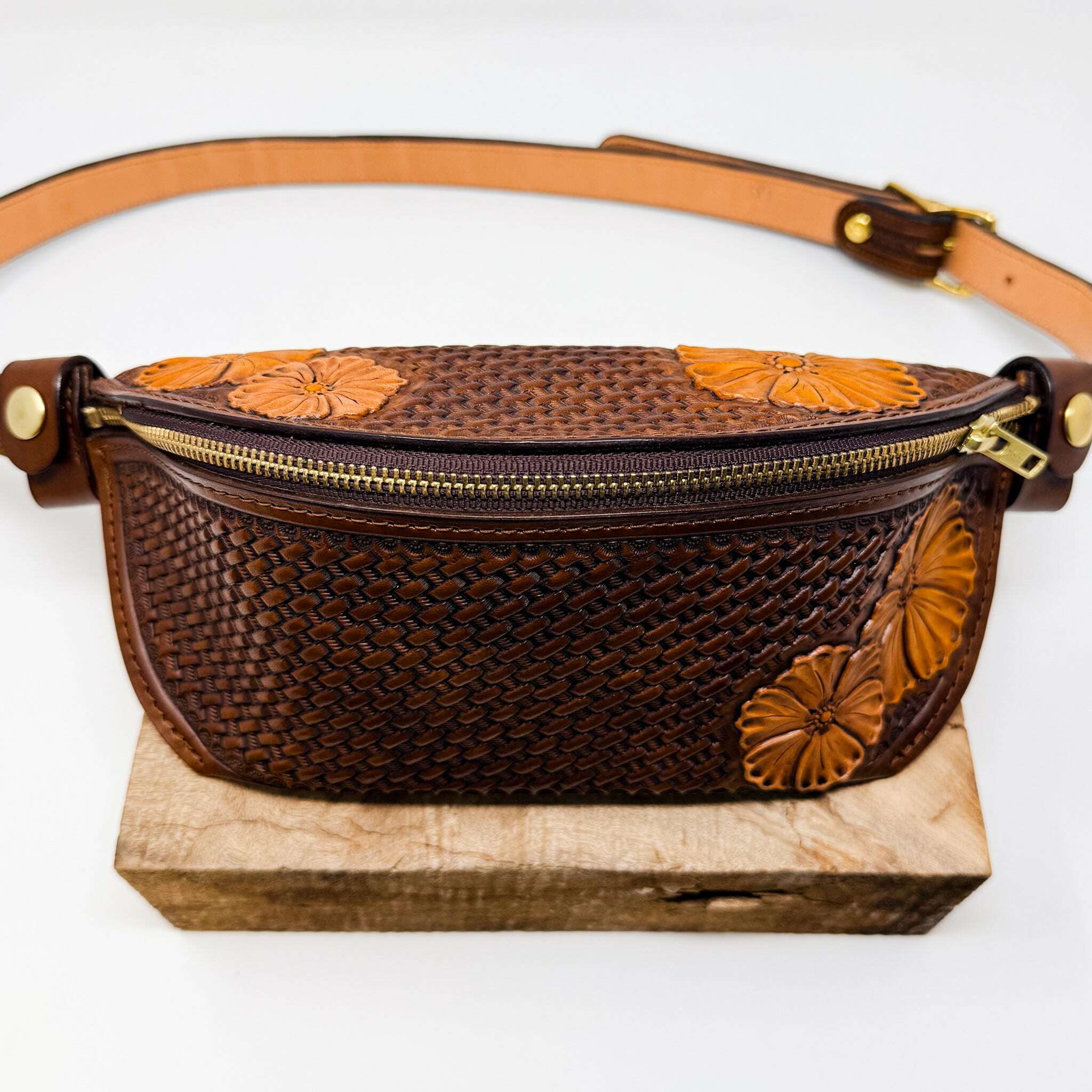 odin-cowgirl-bum-cross-body-bag-no-03_bag-35934219
