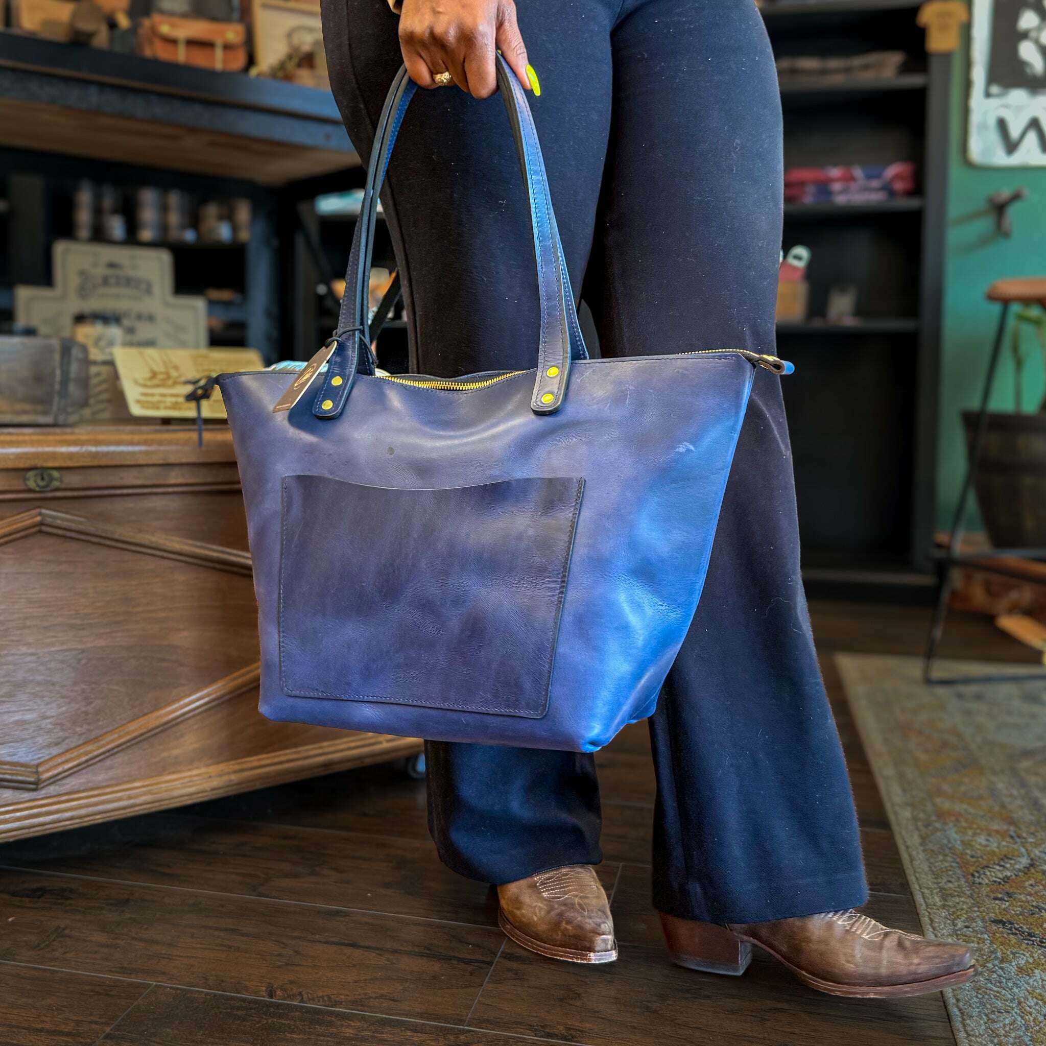 odin-larissa-tote---traveler-collection_bag-35934087