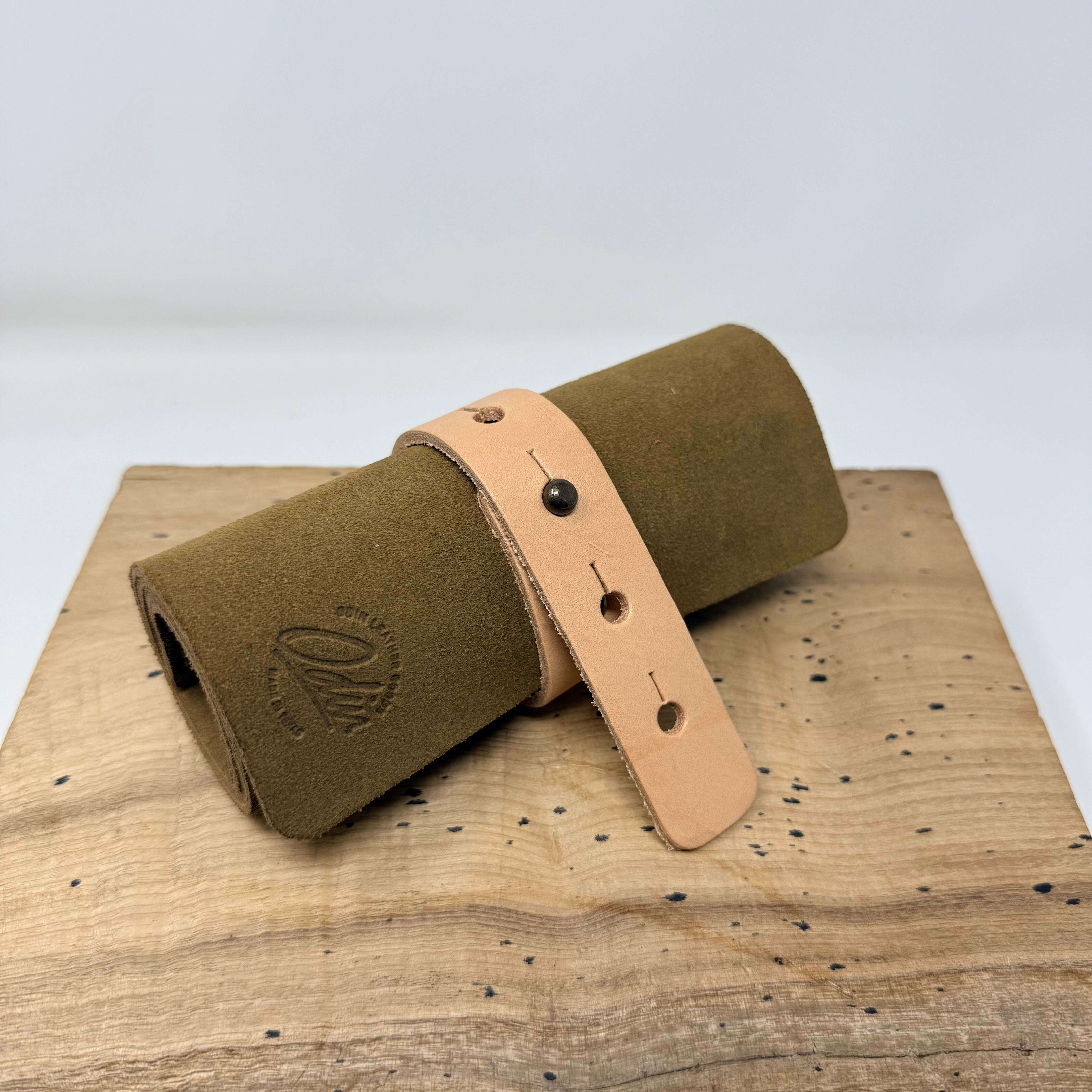 odin-charging-cable-tool-roll_lifestyle-35933635