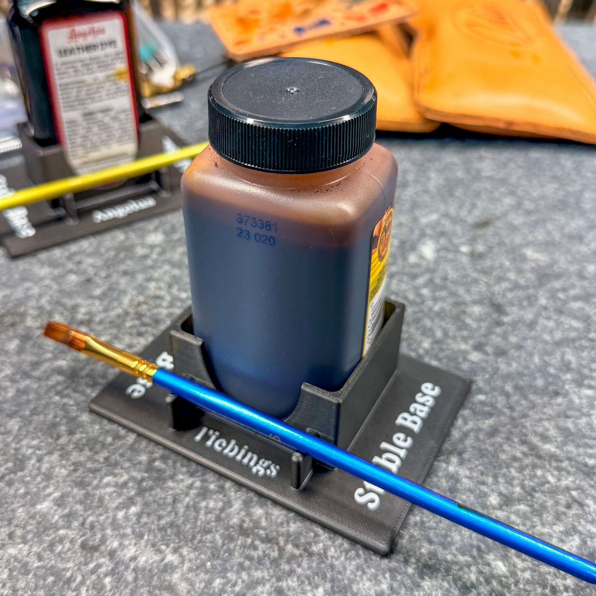 odin-leather-dye-bottle-supportholder_leathercraft-35934111