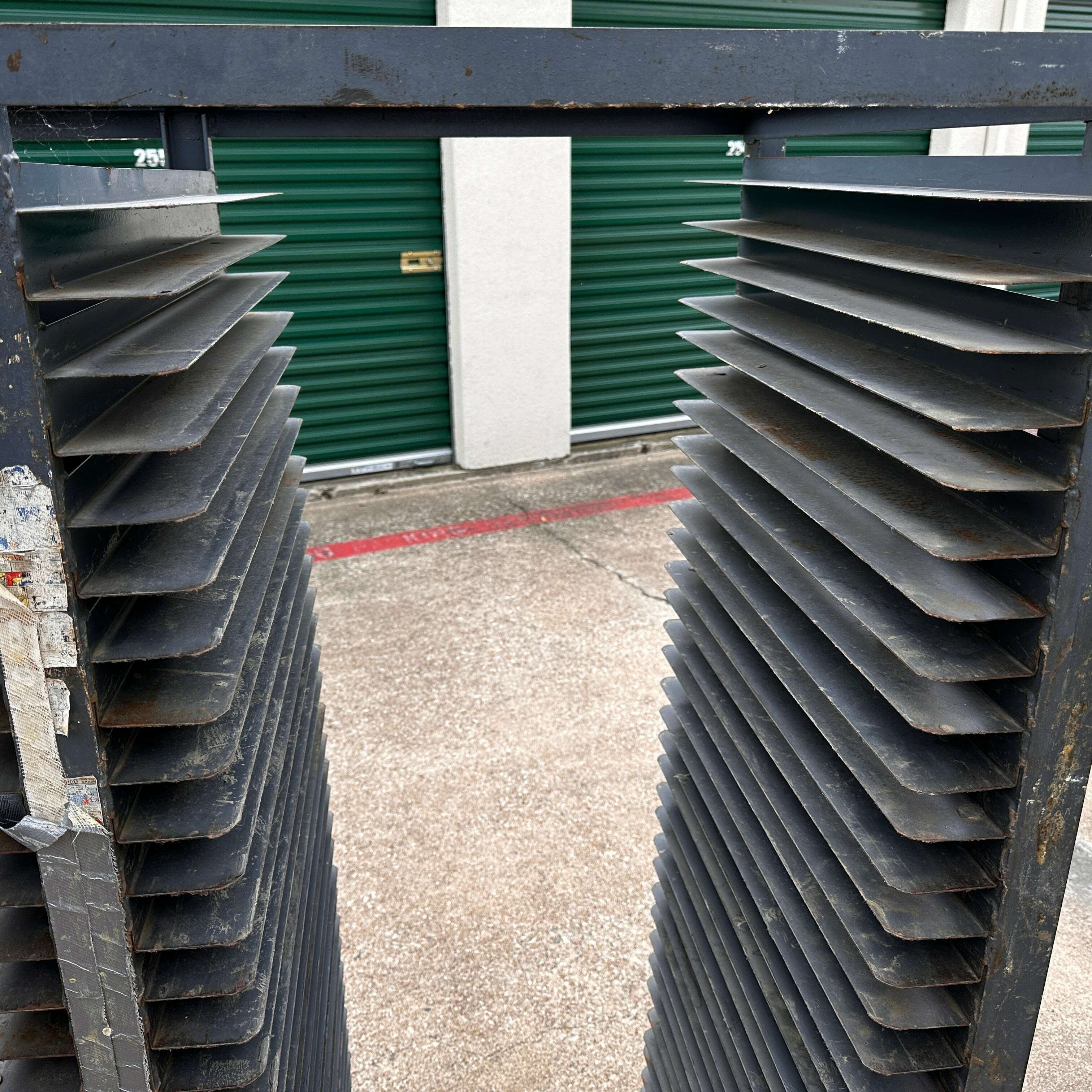 odin-industrial-work-holding-racks-bakers-racks_equipment-35933913